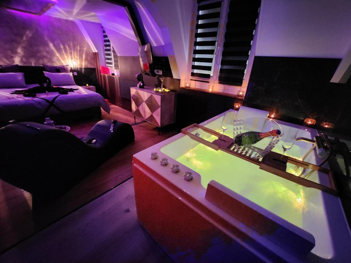 Caen, Tu M'Aimes - Suite Romantique Exterior photo